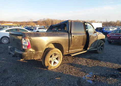 2017 Ram 1500 Express 4X4 5'7 Box z USA, uszkodzony, nr VIN 3C6RR7KT0HG660079